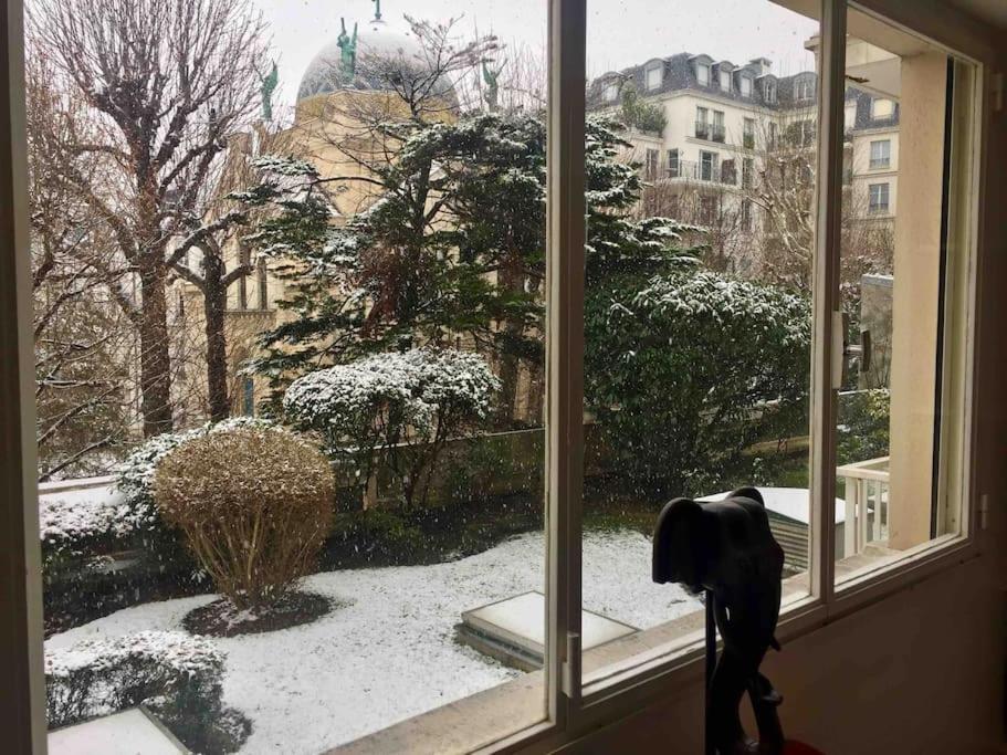 Private Bedroom 2 Near Eiffel Tower, Saint Germain * Parijs